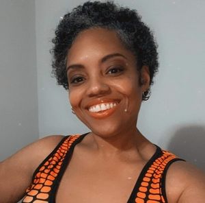 Meet your Posher, Mayia